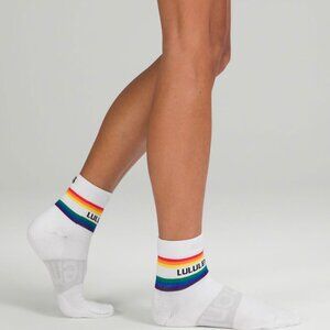 Lululemon Logo Daily Stride Mid-Crew Stripe Socks Medium